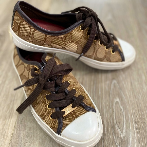 Coach Shoes - Authentic Coach Empire Brown Sneaker- size: us5B. EUR 35